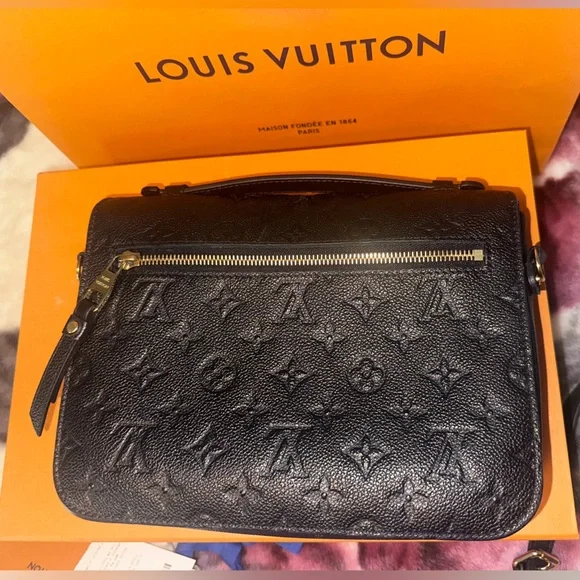 🎉 FULL COMPLETE SET! Louis Vuitton Black Empreinte Pochette Metis Crossbody - Picture 4 of 15